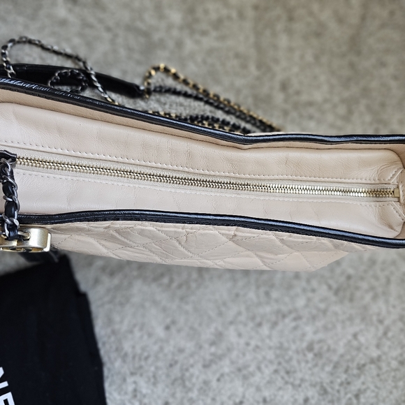 CHANEL Gabrielle Hobo (Discontinued) - Picture 11 of 15